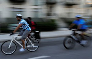 Voluntários do Santander Totta pedalam por uma causa