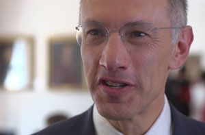 Michael Moritz doa 94 milhões de euros à Oxford University