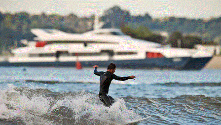 Surf solidário no Tejo