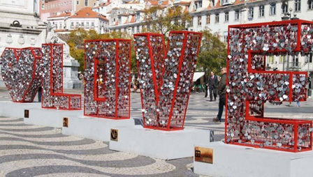 Cadeados do Amor com Coração Vermelho